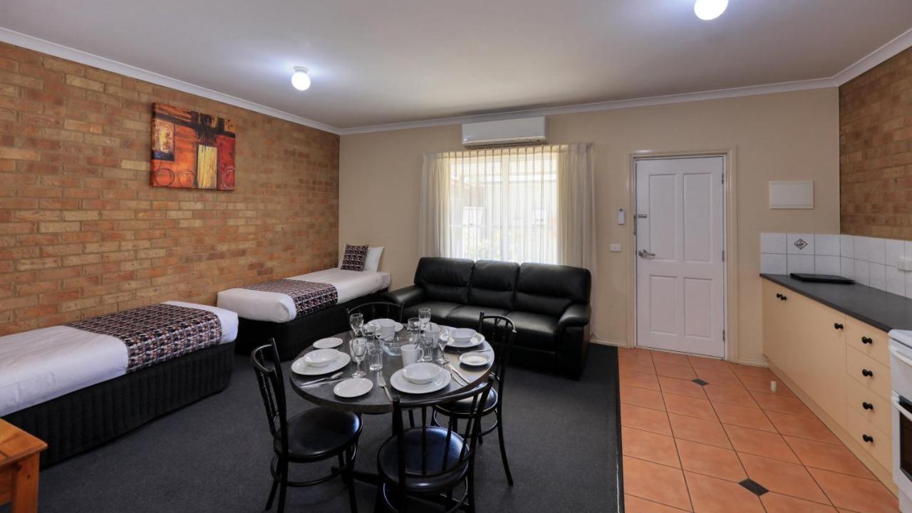 Bridges On Meninya Motel & Apartments Moama Exterior foto