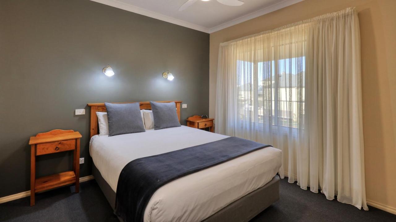 Bridges On Meninya Motel & Apartments Moama Exterior foto