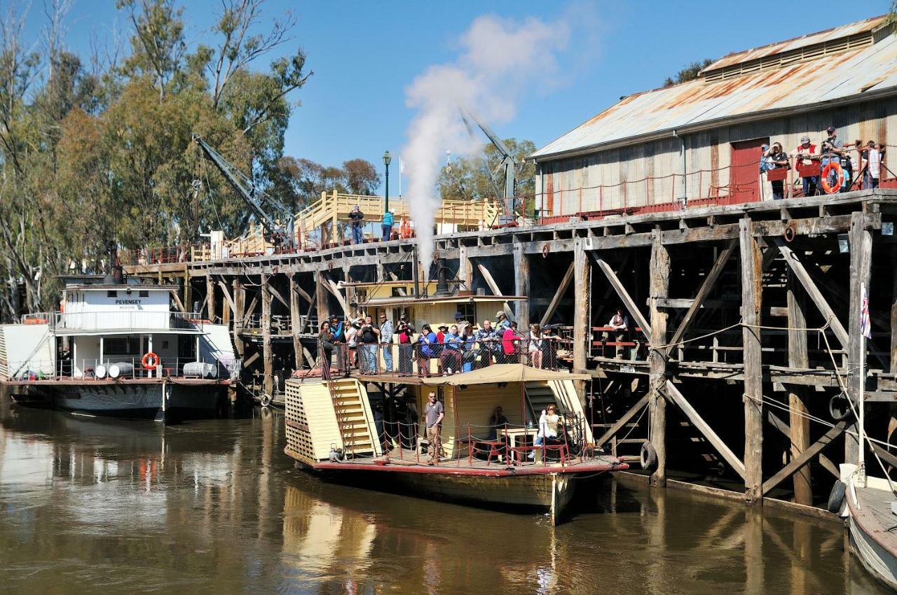 Bridges On Meninya Motel & Apartments Moama Exterior foto