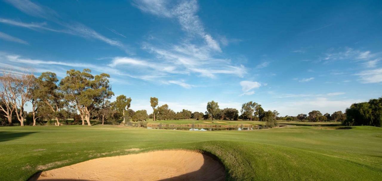 Bridges On Meninya Motel & Apartments Moama Exterior foto